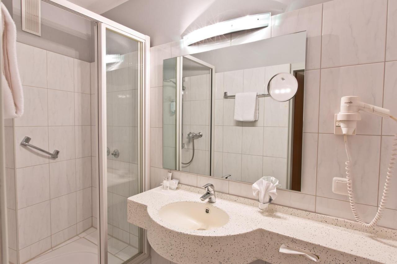 Hotel Astor Und 4*
