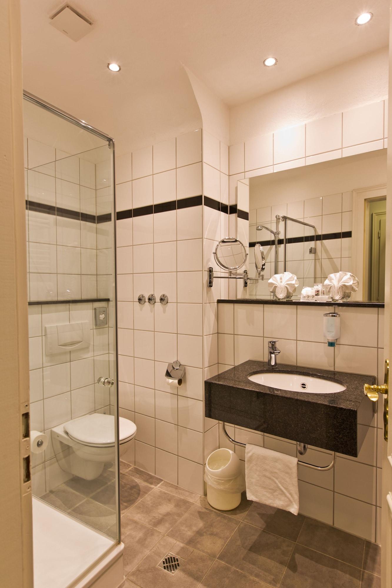 Astor Und 4*