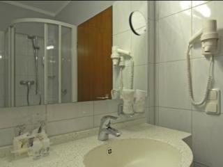 Astor Und 4*